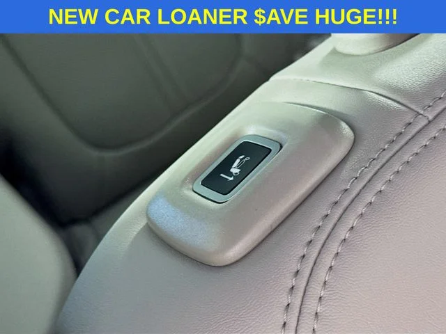New 2026 Bright White Clear-Coat Exterior Paint Jeep Grand Wagoneer image 29