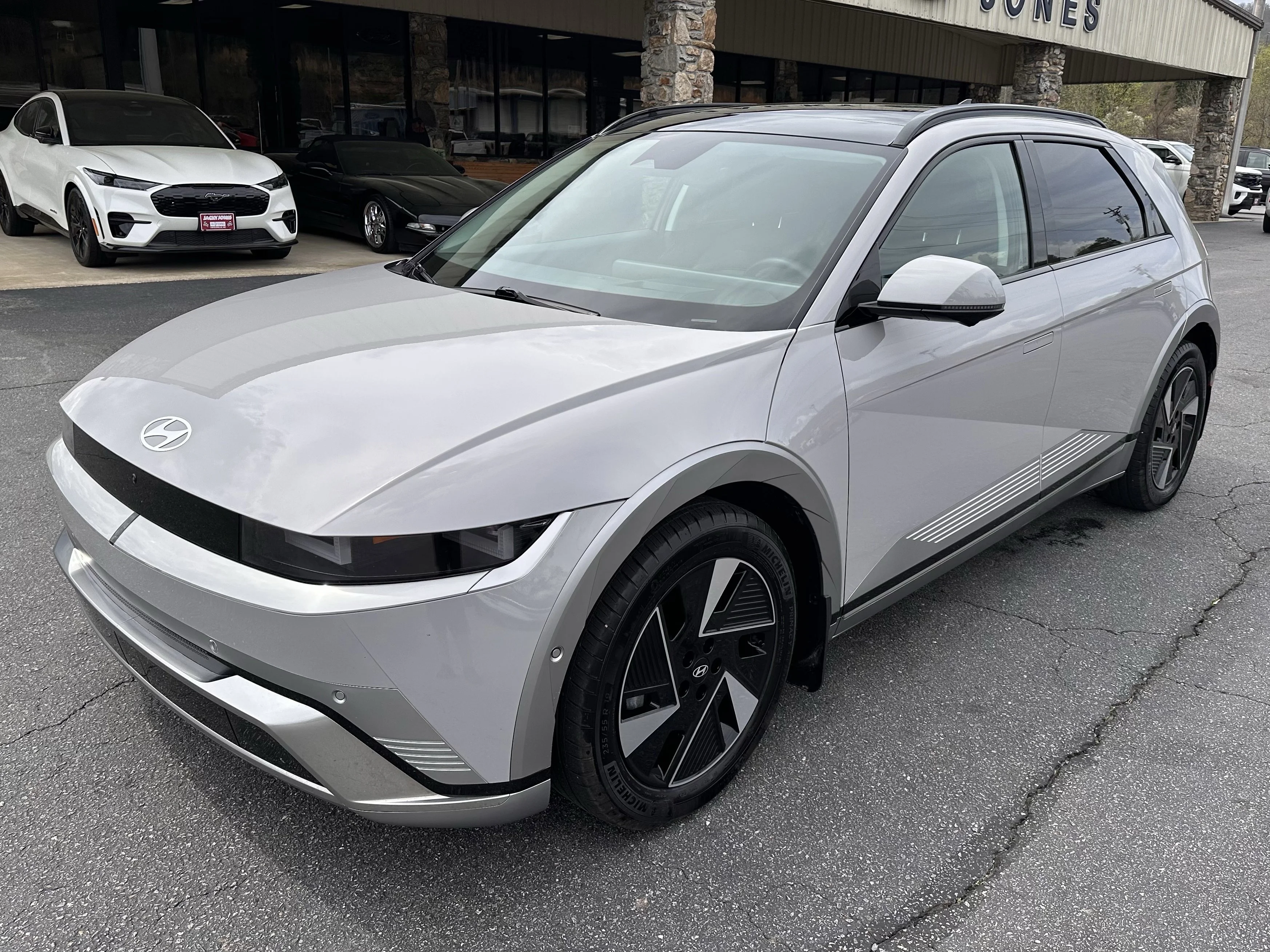 Used 2025 Hyundai IONIQ 5 Limited with VIN 7YAKR4DA6SY002938 for sale in Hayesville, NC