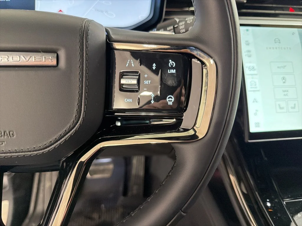 New 2026  Land Rover Dynamic SE image 13