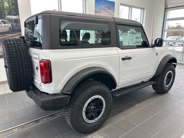New 2026 Oxford White Ford Base image 8