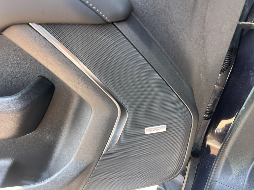 Used 2022 Midnight Blue Metallic Chevrolet Z71 image 18
