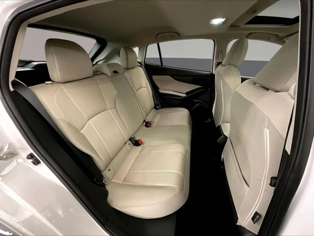 Used 2018 White Subaru 2.0i Premium image 32