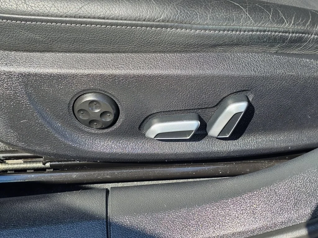 Used 2017  Audi Premium Plus image 24