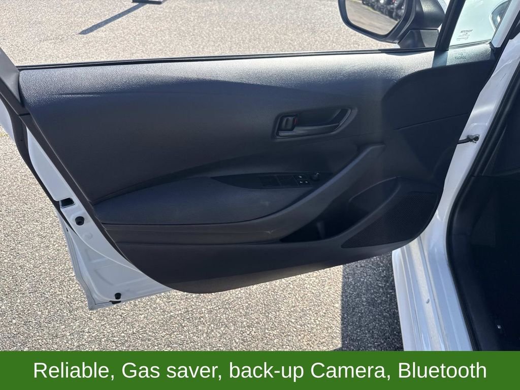 Used 2025 White Toyota LE image 16