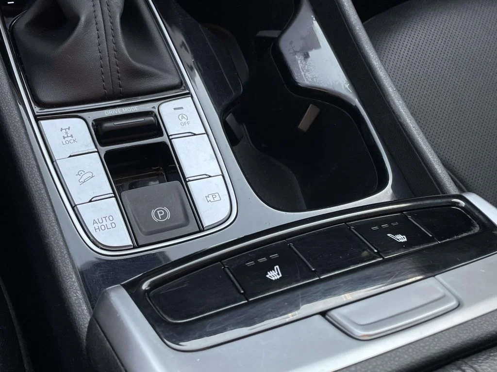 Used 2023 Phantom Black Hyundai SEL image 23
