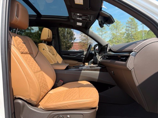 Used 2023 Crystal White Tricoat Cadillac Sport image 31