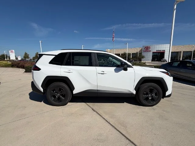 New 2026 Ice Cap Toyota LE image 3