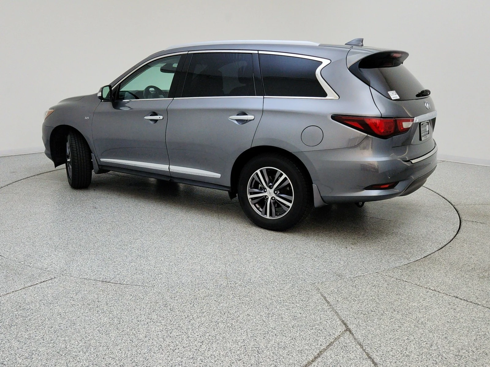 Used 2017 Graphite Shadow INFINITI  image 10