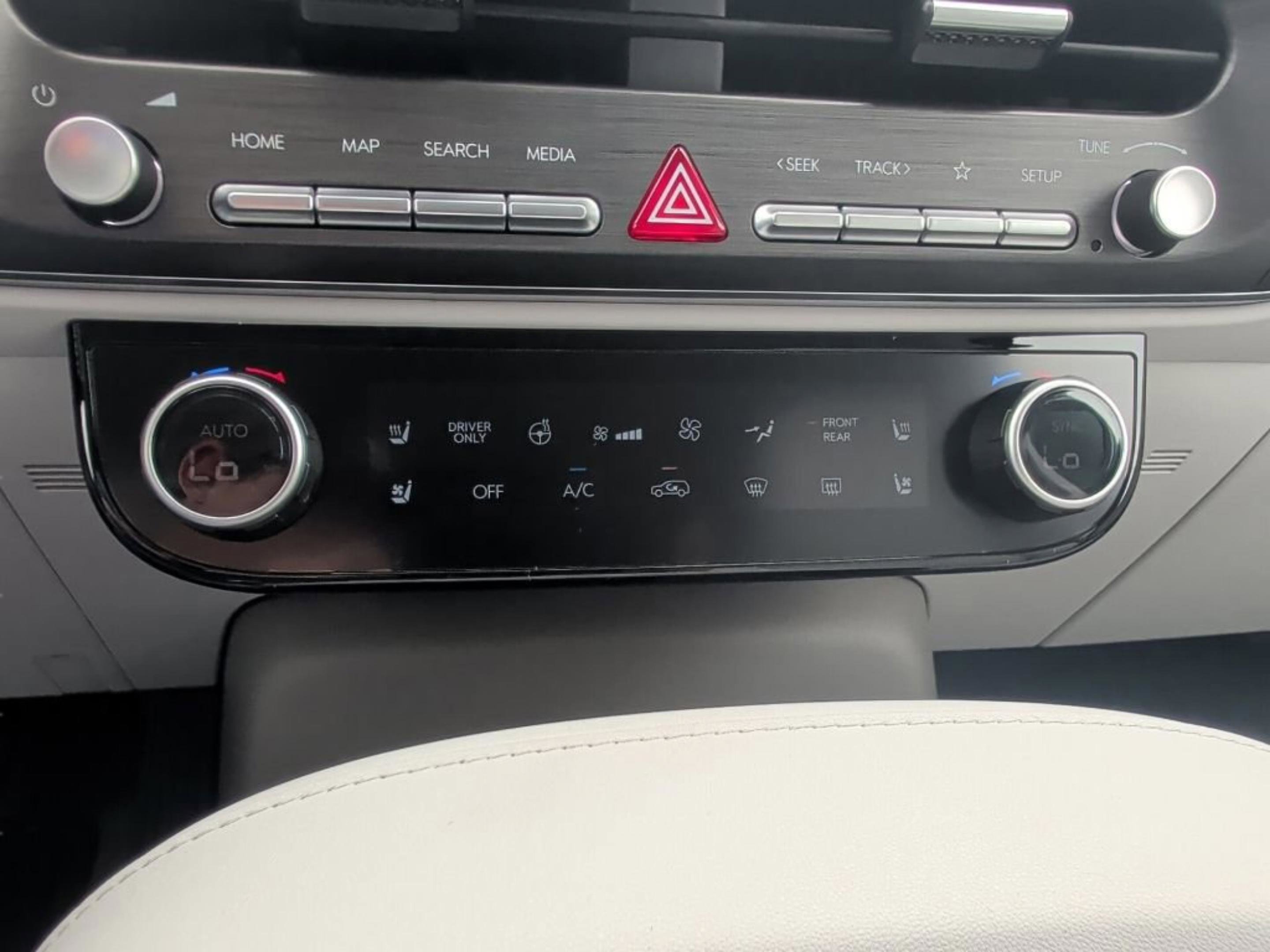 New 2026 Classy Blue Pearl Hyundai Blue SEL Premium 8P image 25