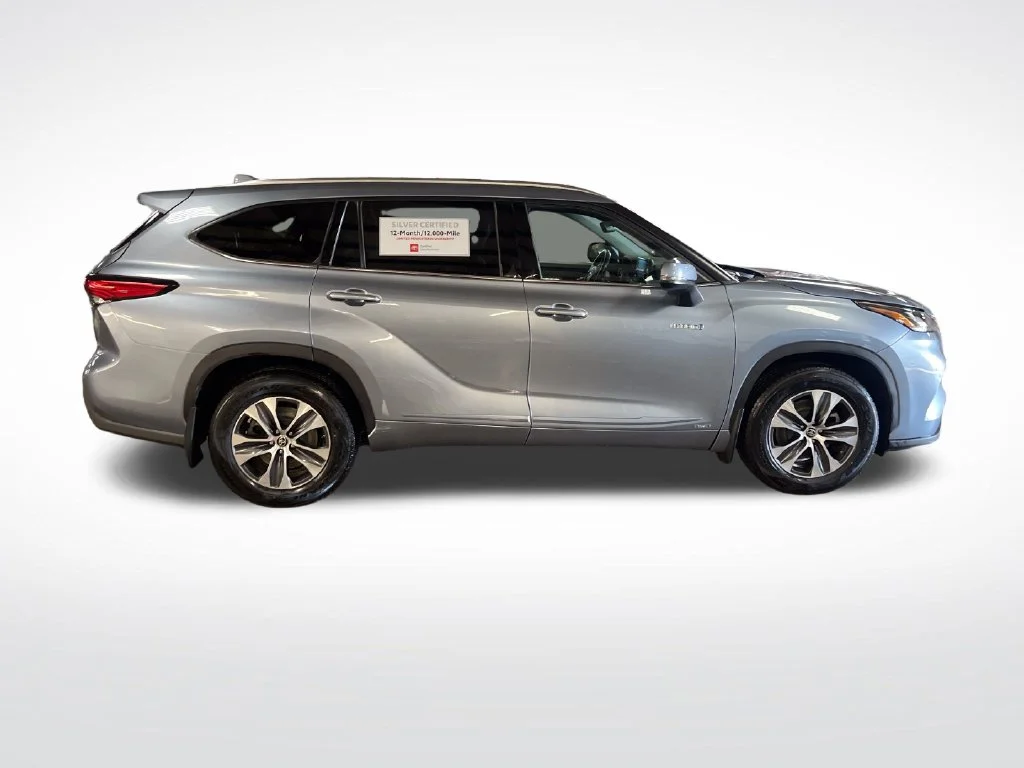 Used 2021  Toyota XLE image 6