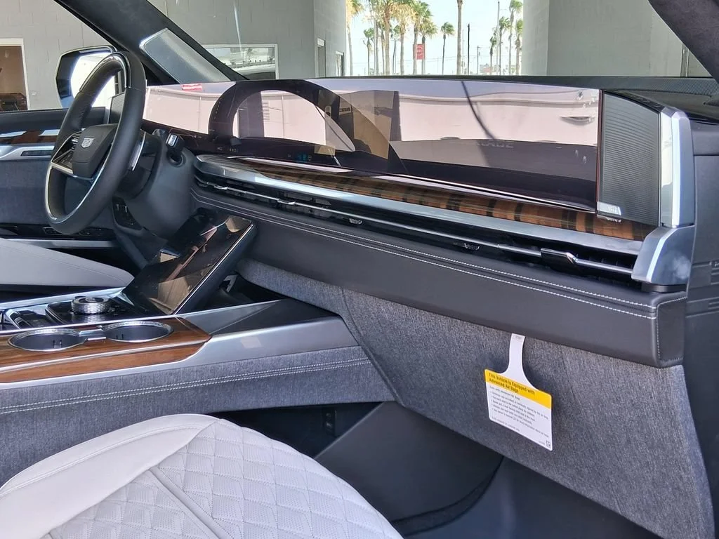 New 2026 Vibrant White Tricoat Cadillac Platinum Sport image 17