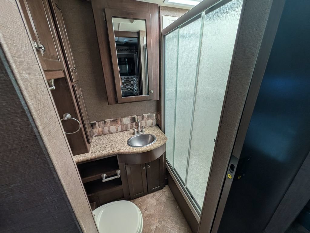 Used 2017 Beige Thor Windsport 29M image 16