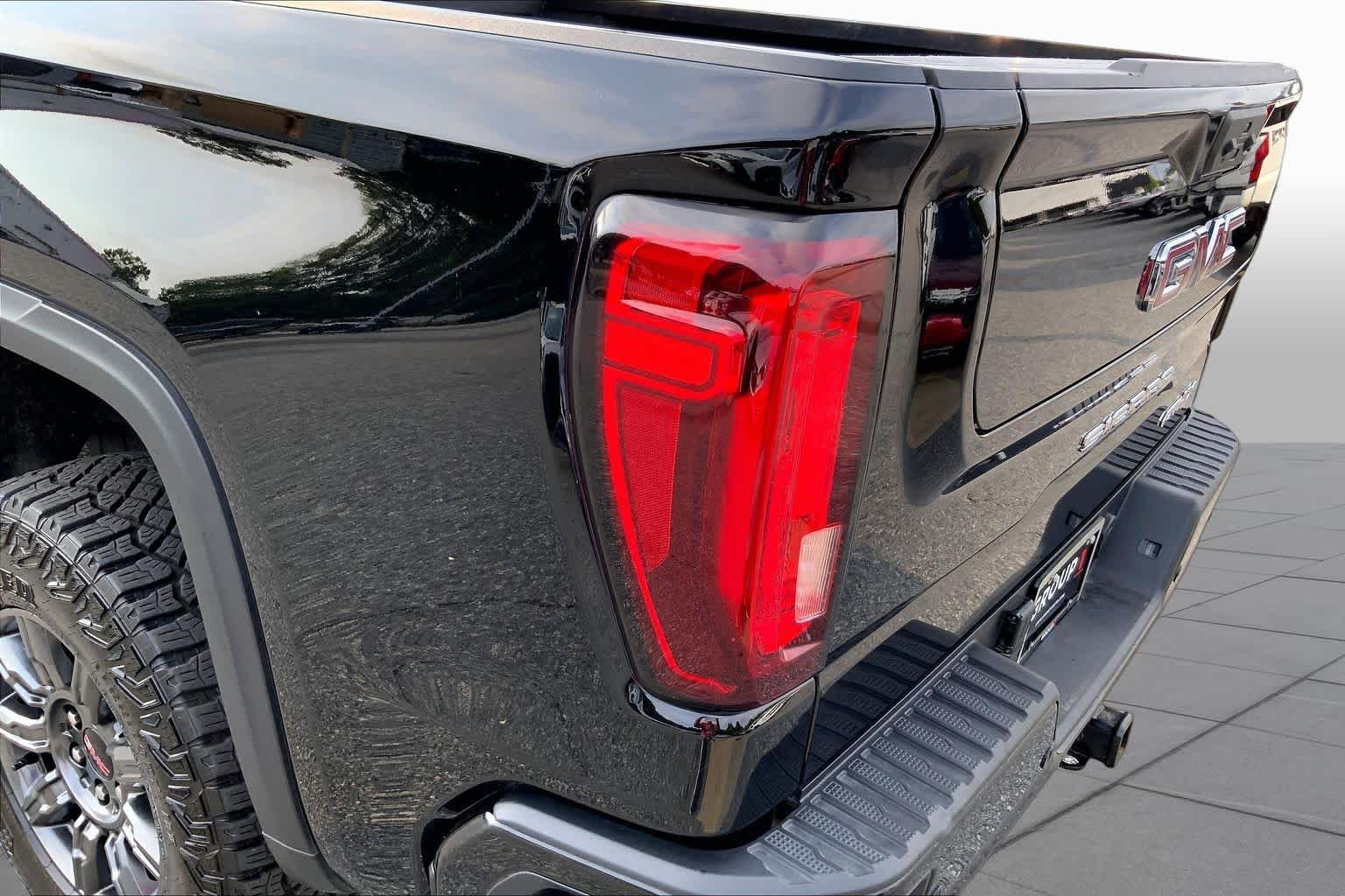 Used 2026 Onyx Black GMC AT4X image 25