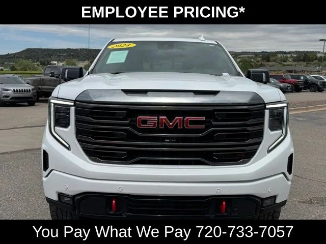 Used 2024 White GMC AT4 image 10
