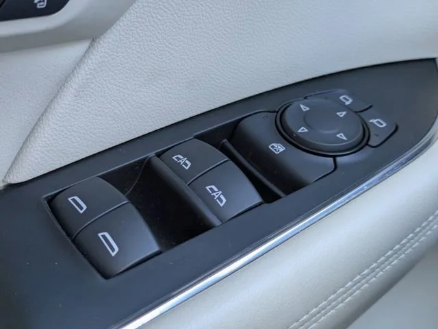 Used 2023 Sapphire Metallic Buick Avenir image 29