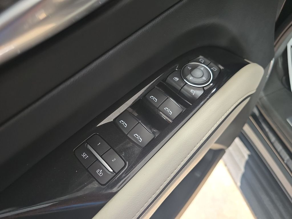 Used 2022 Black Cadillac Sport image 11