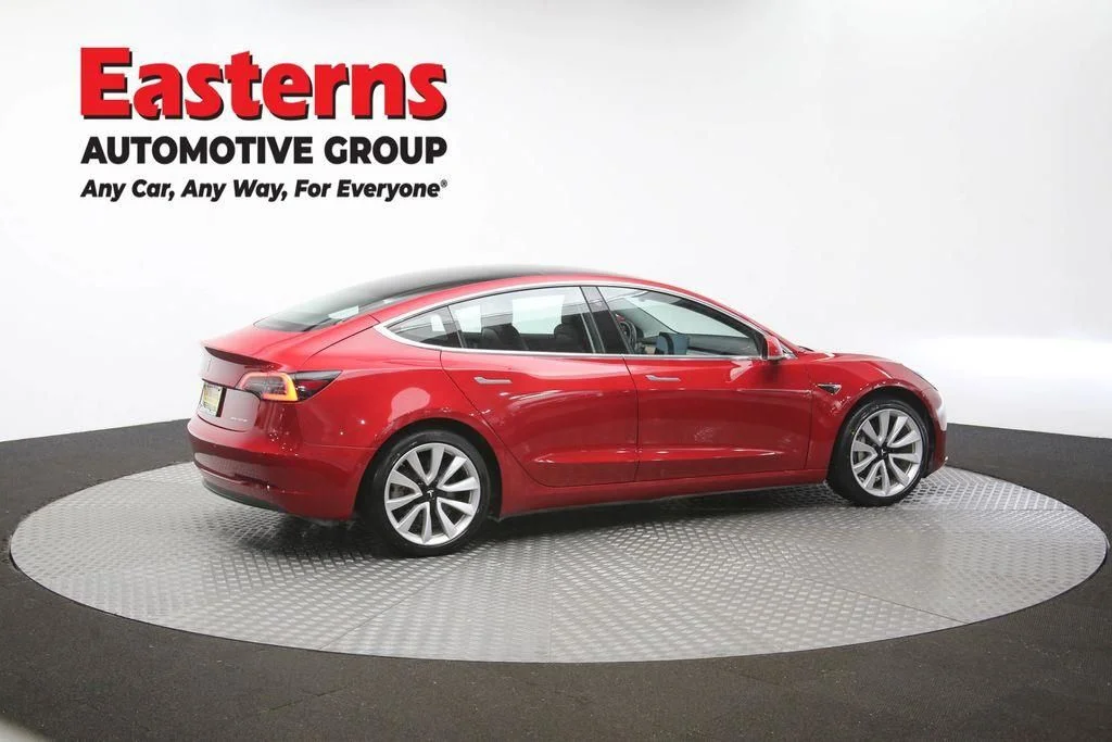 Used 2018 Red Tesla Long Range image 39