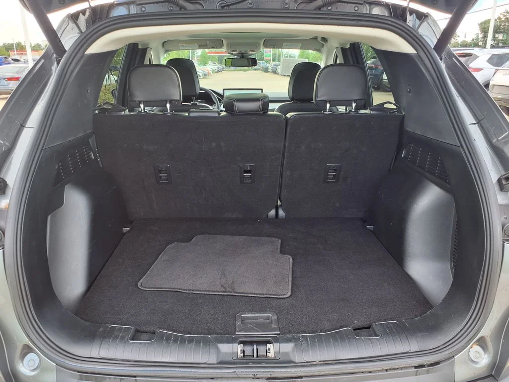 Used 2025 Gray Ford Platinum image 11