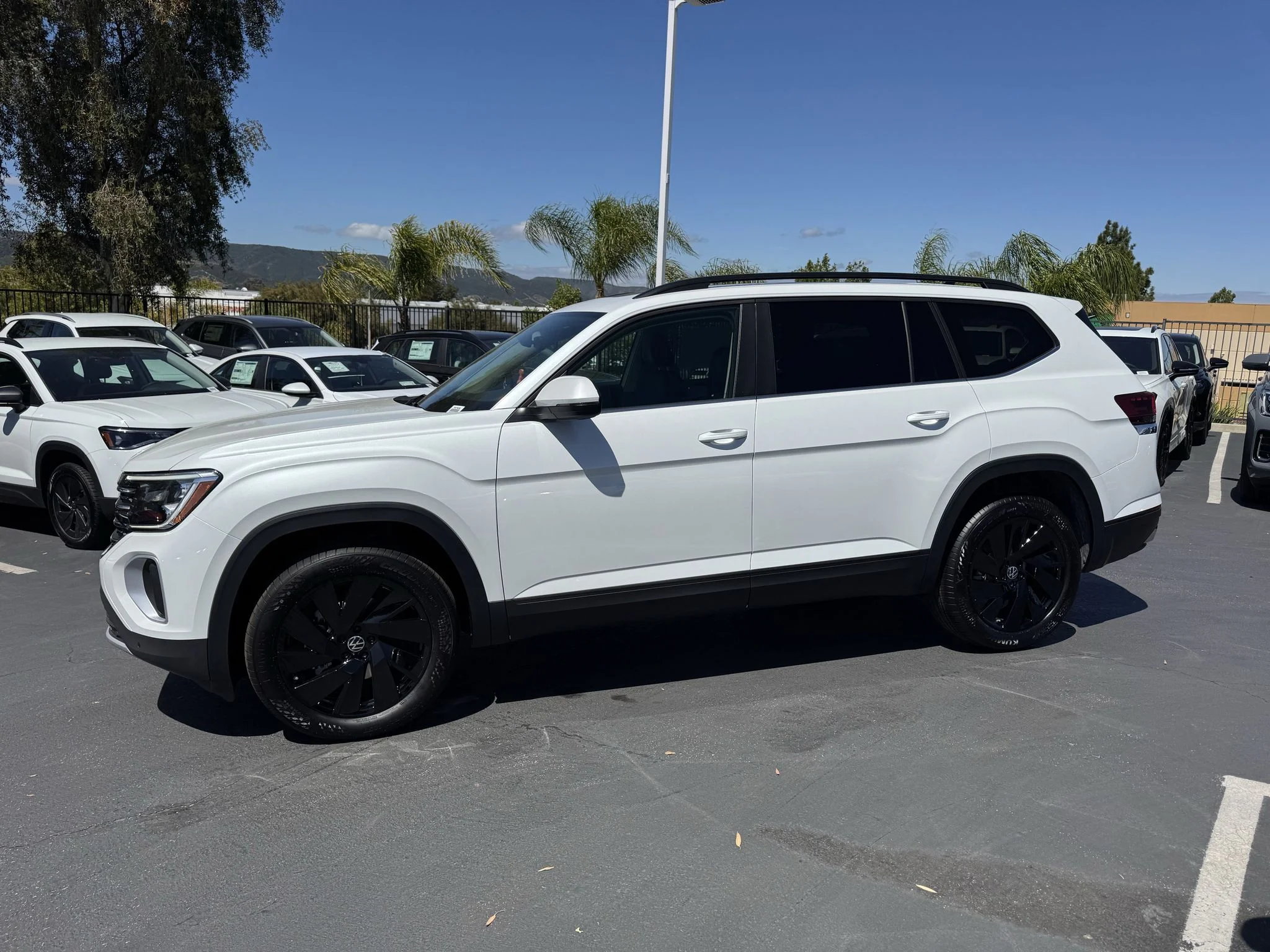 New 2026 Opal White Pearl Volkswagen 2.0T SE w/Technology image 5