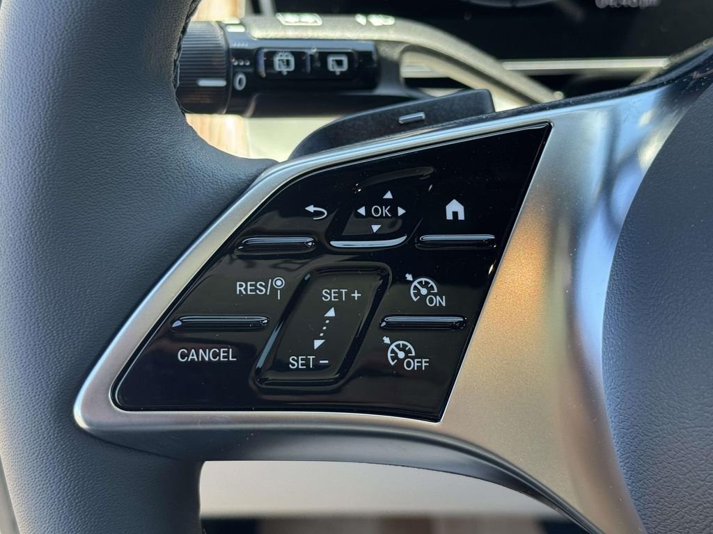 New 2026 Polar White Mercedes-Benz GLC 300 image 22