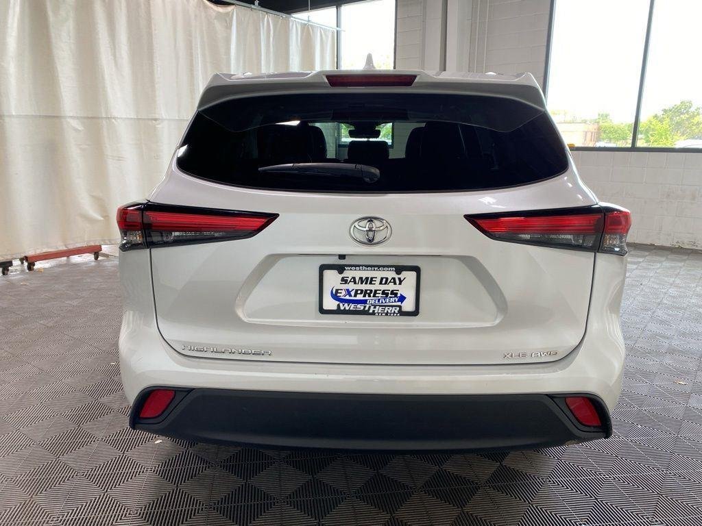Used 2023 Pearl Toyota XLE image 13