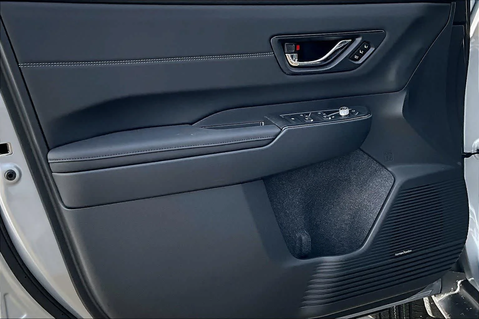 New 2026 Ice Silver Metallic Subaru Touring XT image 10