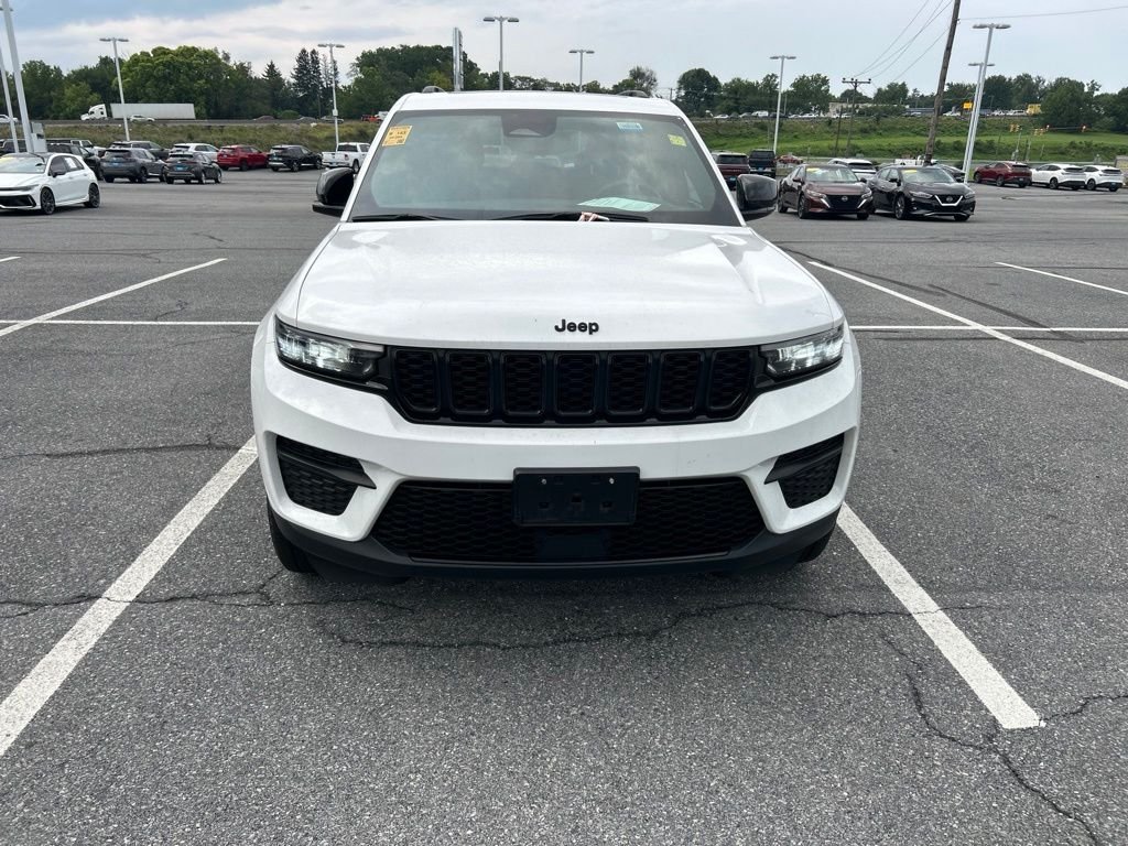 Used 2023 White Jeep Altitude X image 2