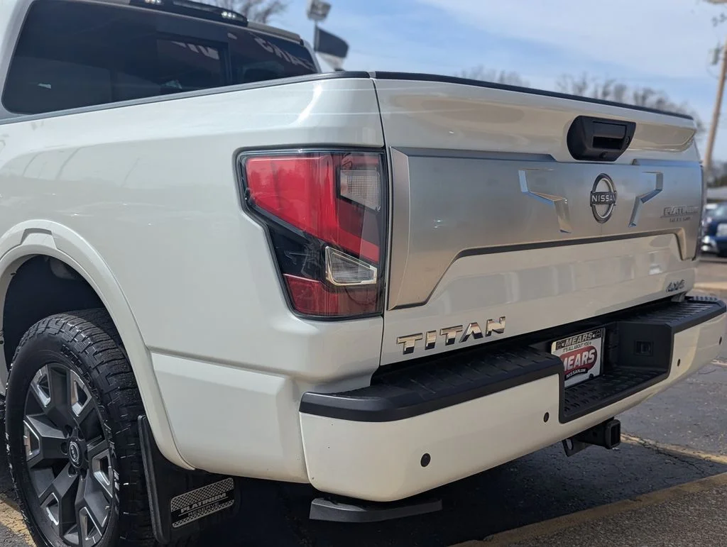 Used 2023 White Nissan Platinum Reserve image 5