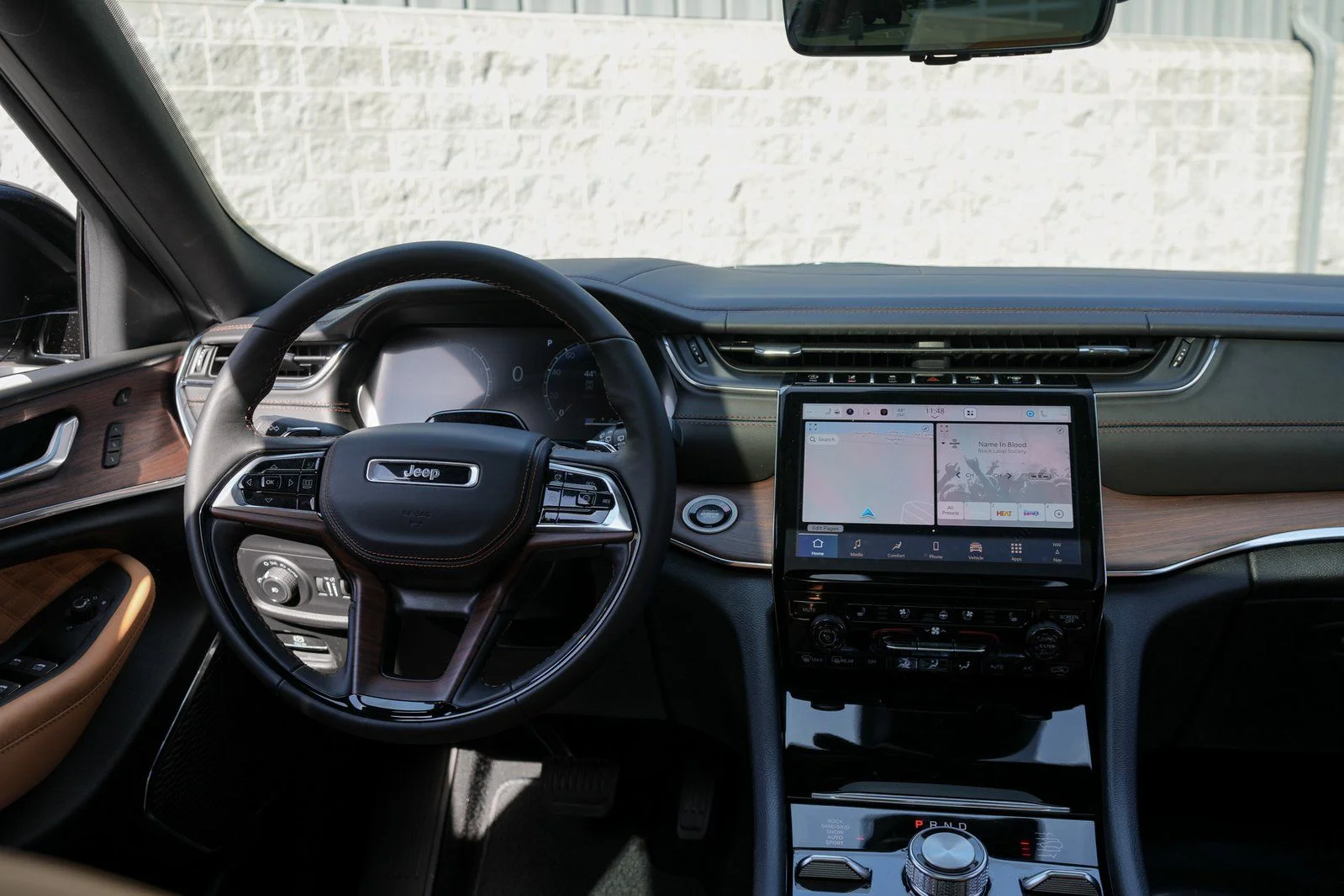Used 2025 Gray Jeep Summit image 35
