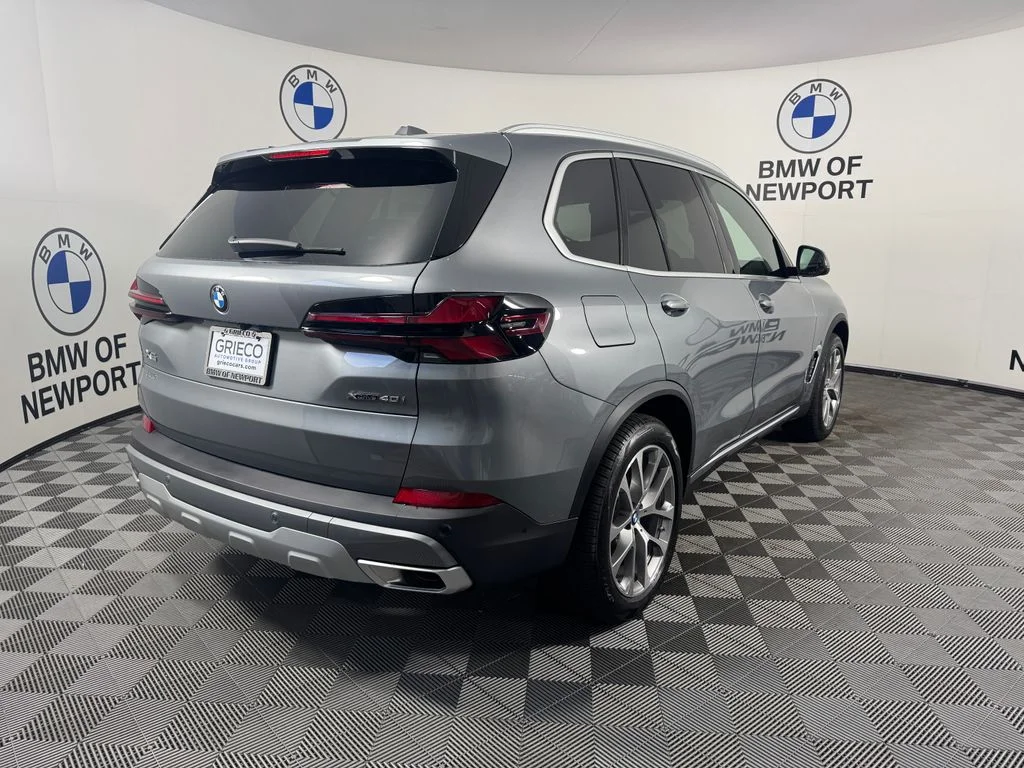 New 2026 Gray BMW xDrive40i image 6