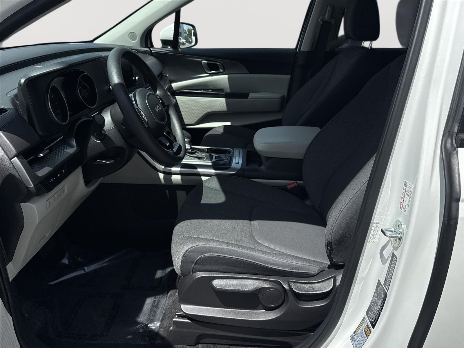 Certified Used 2024 Snow White Pearl Kia LX image 7