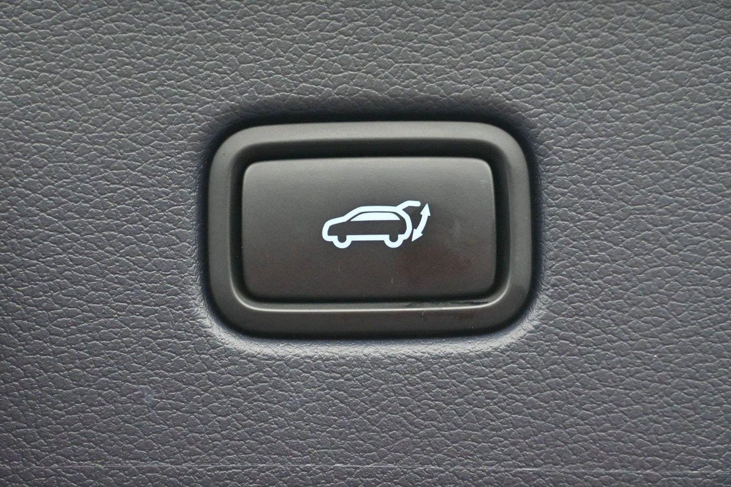 Used 2023 Abyss Black Pearl Hyundai Limited image 11
