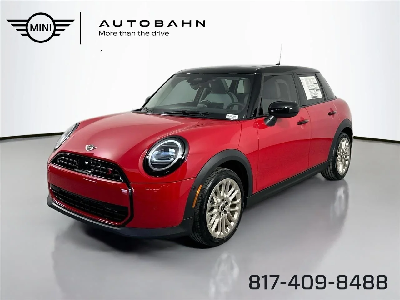 2025 MINI Hardtop Cooper S Signature's photo