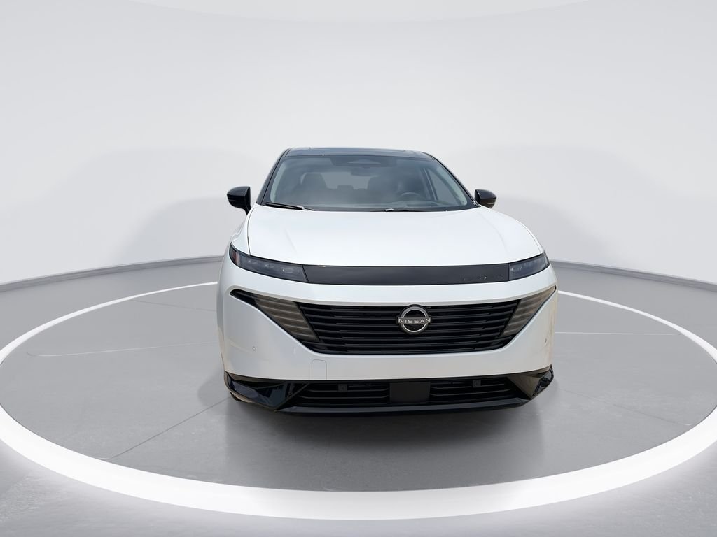 New 2026 White Nissan Platinum image 3