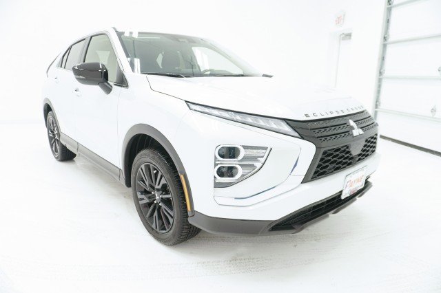 New 2026 White Diamond Mitsubishi LE 1.5T S-AWC image 3