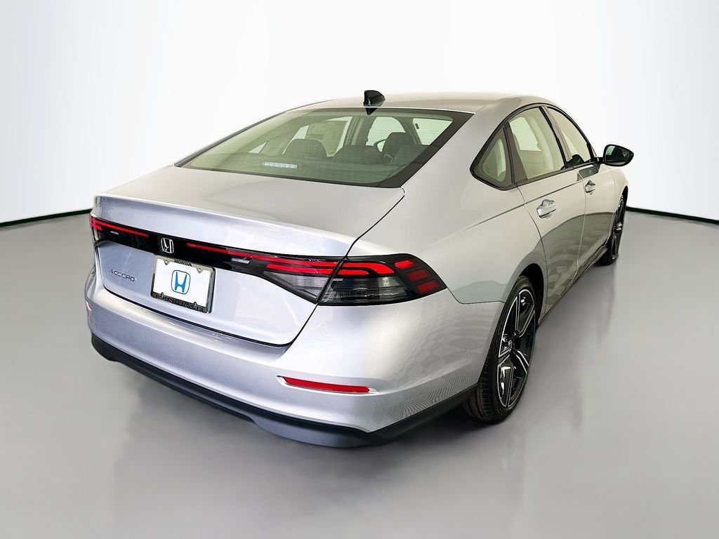 New 2026 Solar Silver Metallic Honda SE image 5