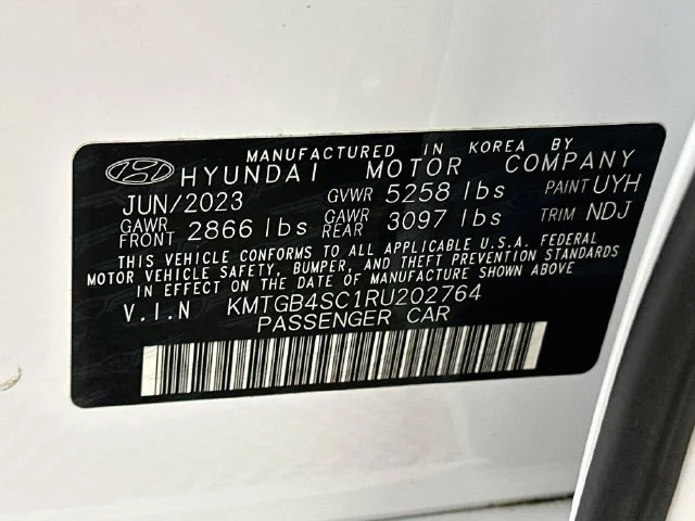 Certified Used 2024 White Genesis 2.5T image 28