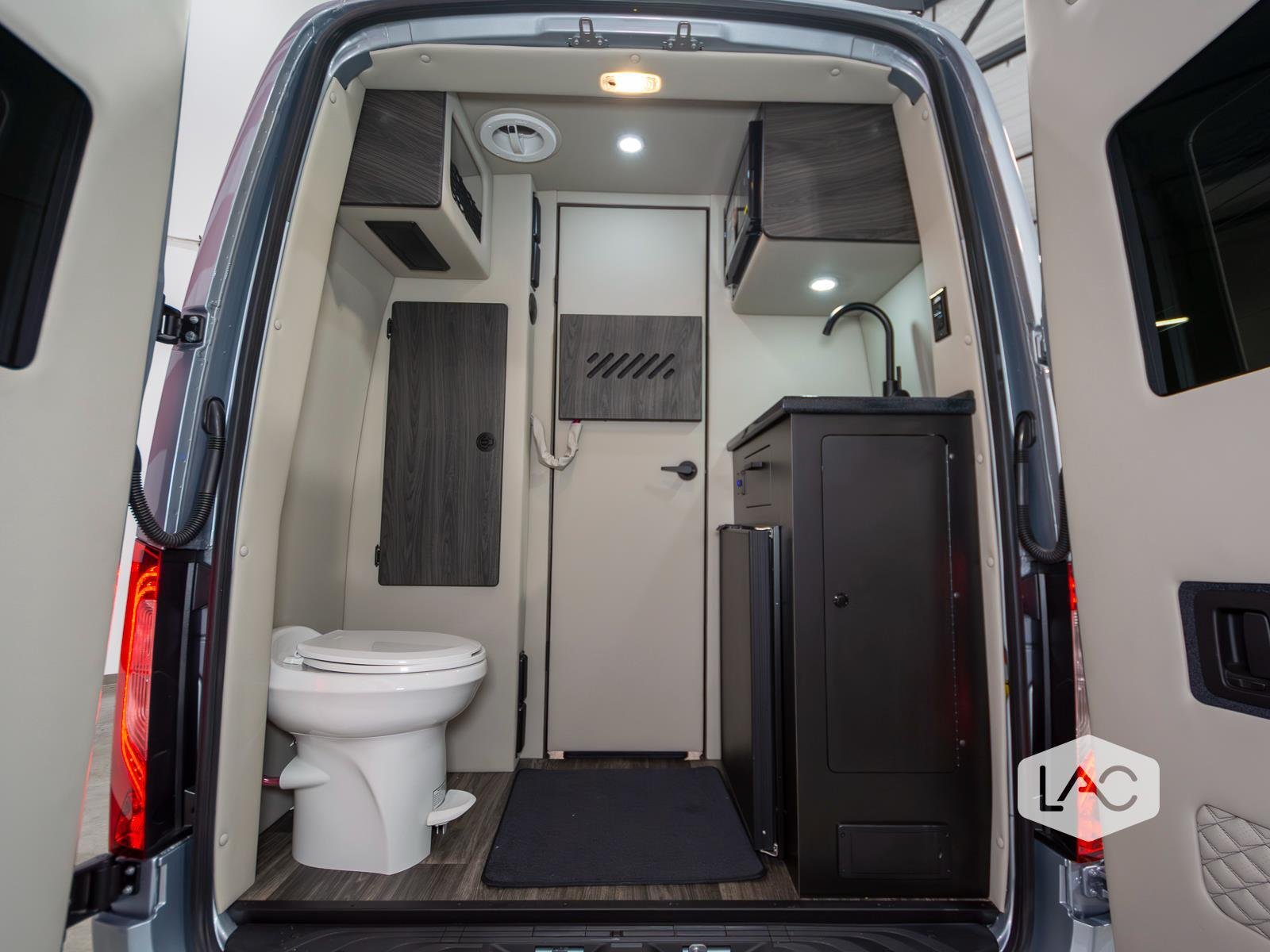 New 2026 Hightech Silver OGV LUXURY COACH AWD ADV PKG 2.1 w/ Comfort Seats image 18