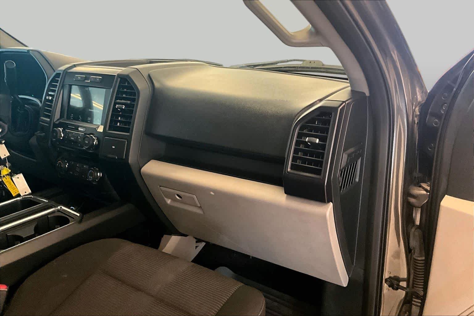 Used 2017 Magnetic Metallic Ford XL image 16