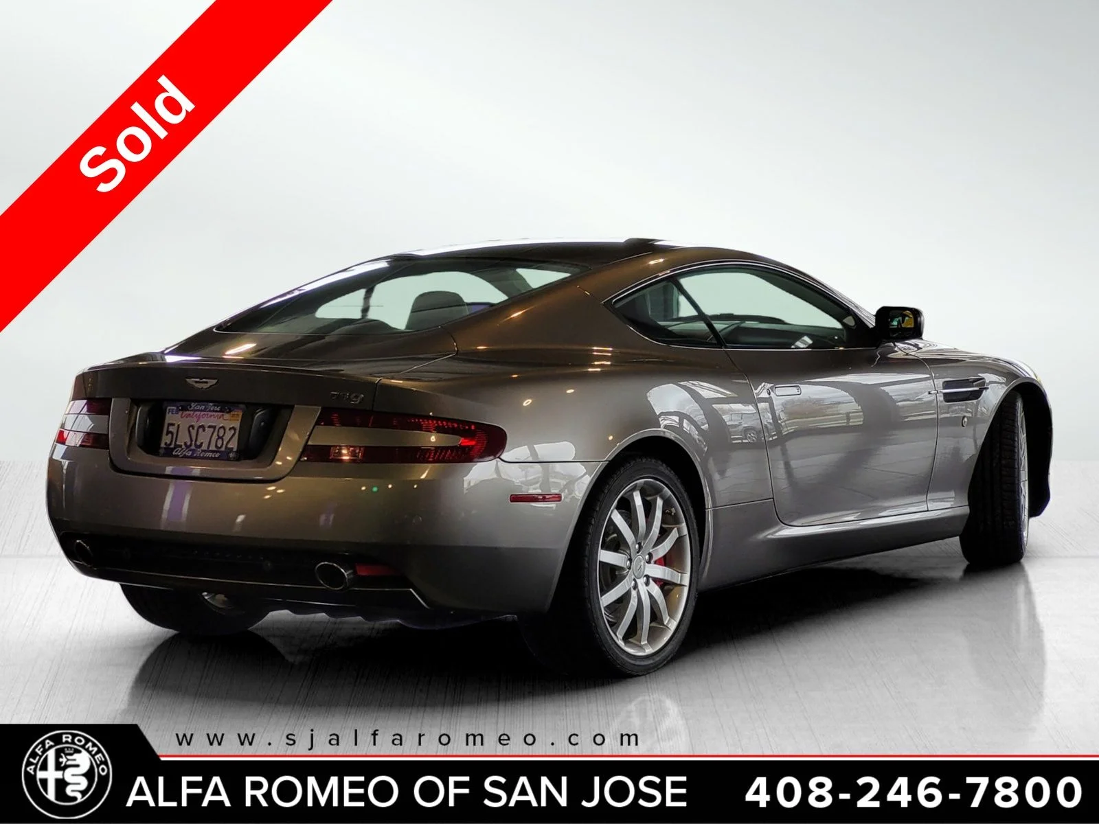 Used 2005 White Aston Martin Base image 3