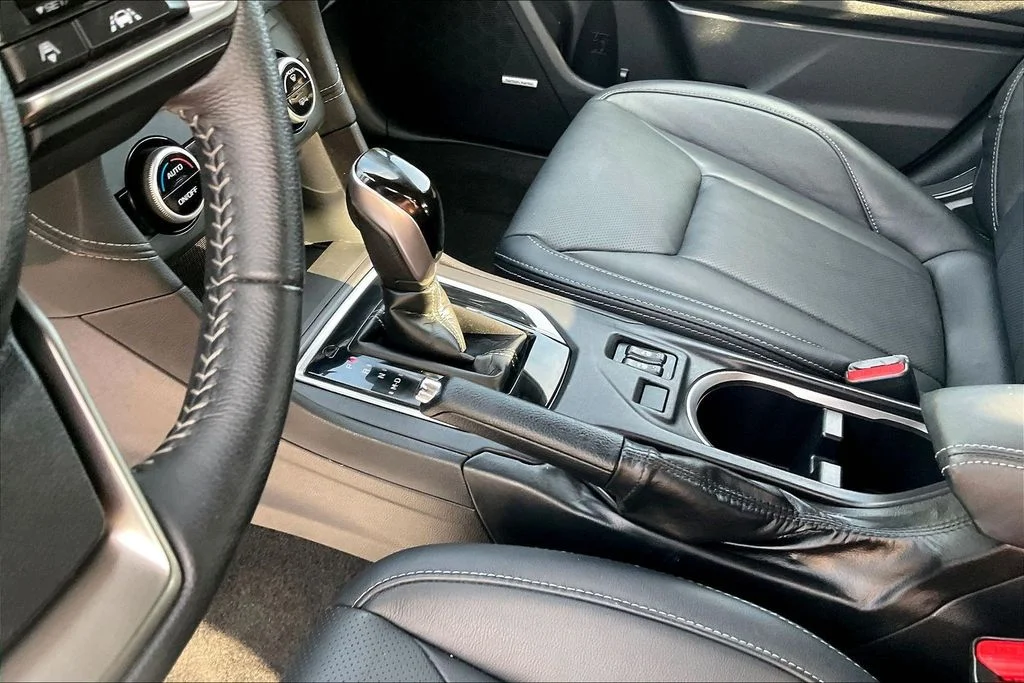 Used 2018 Silver Subaru 2.0i Limited image 17