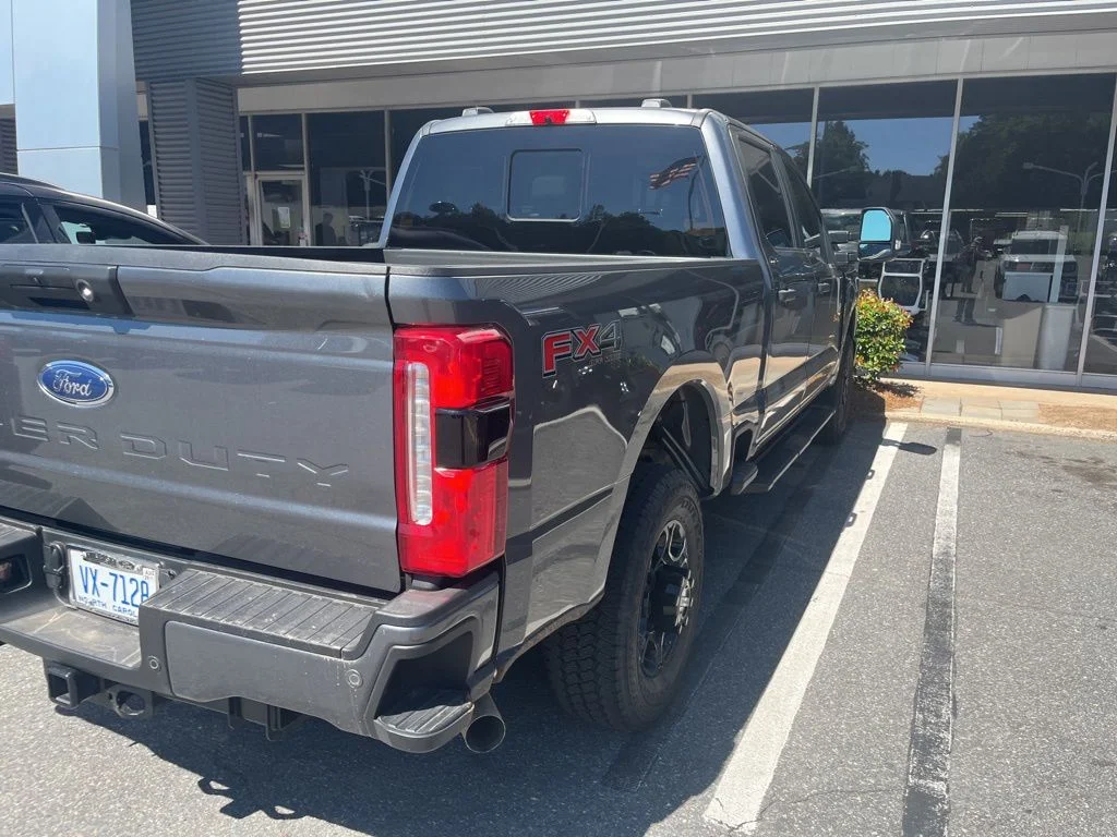 Used 2025 Gray Ford XL image 11
