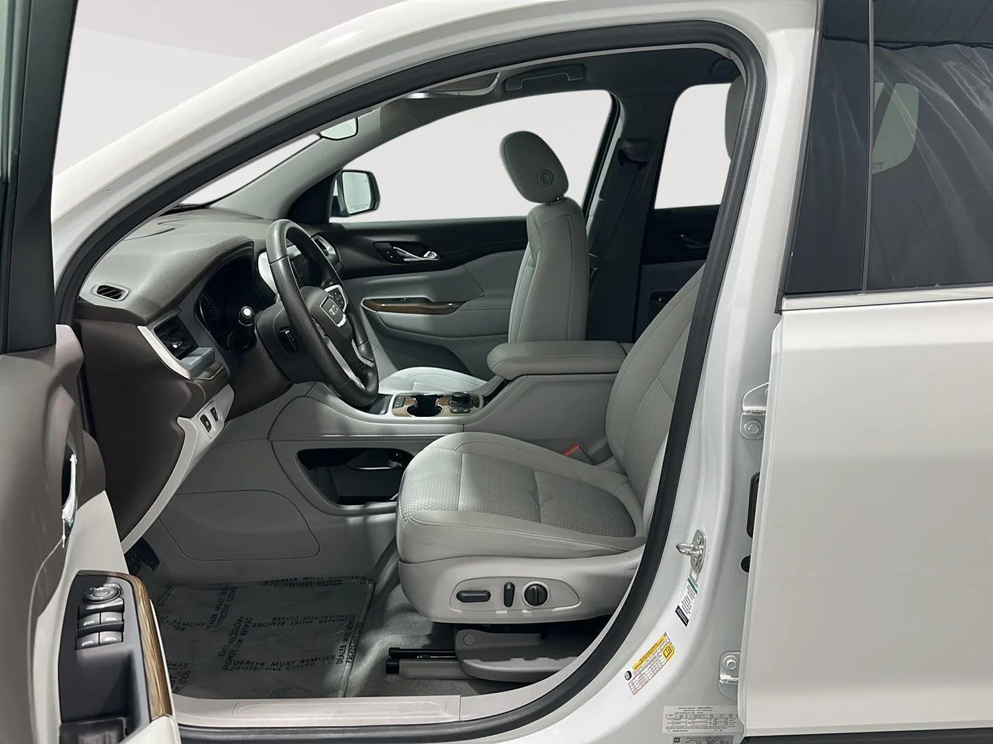 Used 2022 Summit White GMC SLE image 17