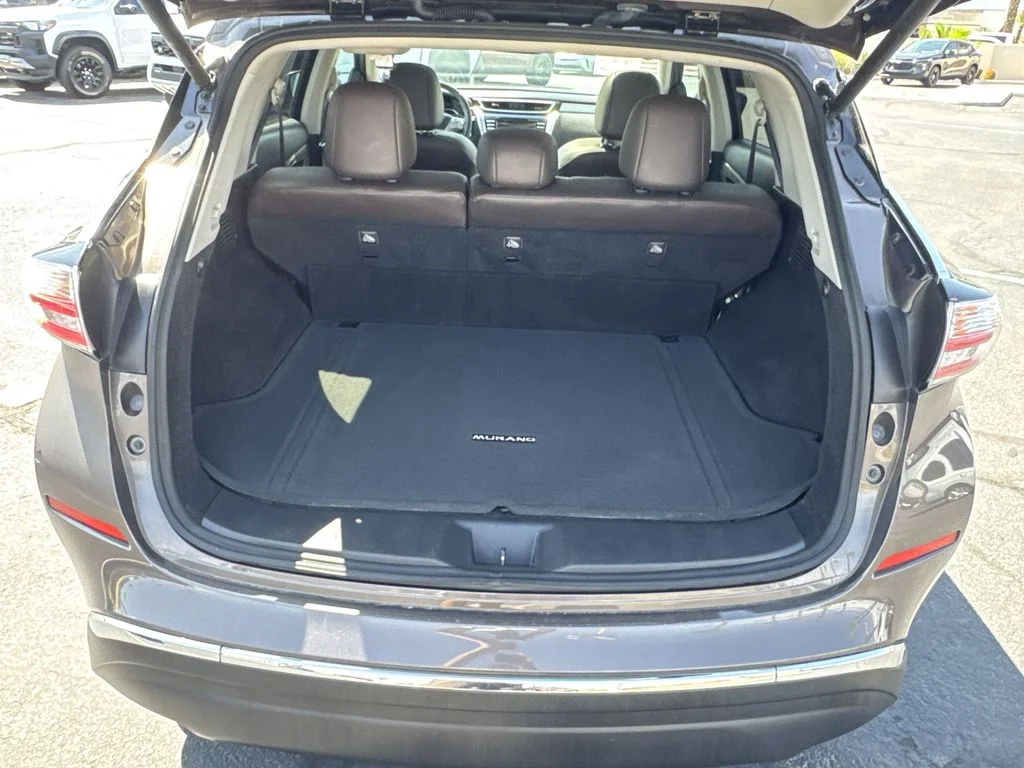 Used 2017 Brown Nissan Platinum image 27
