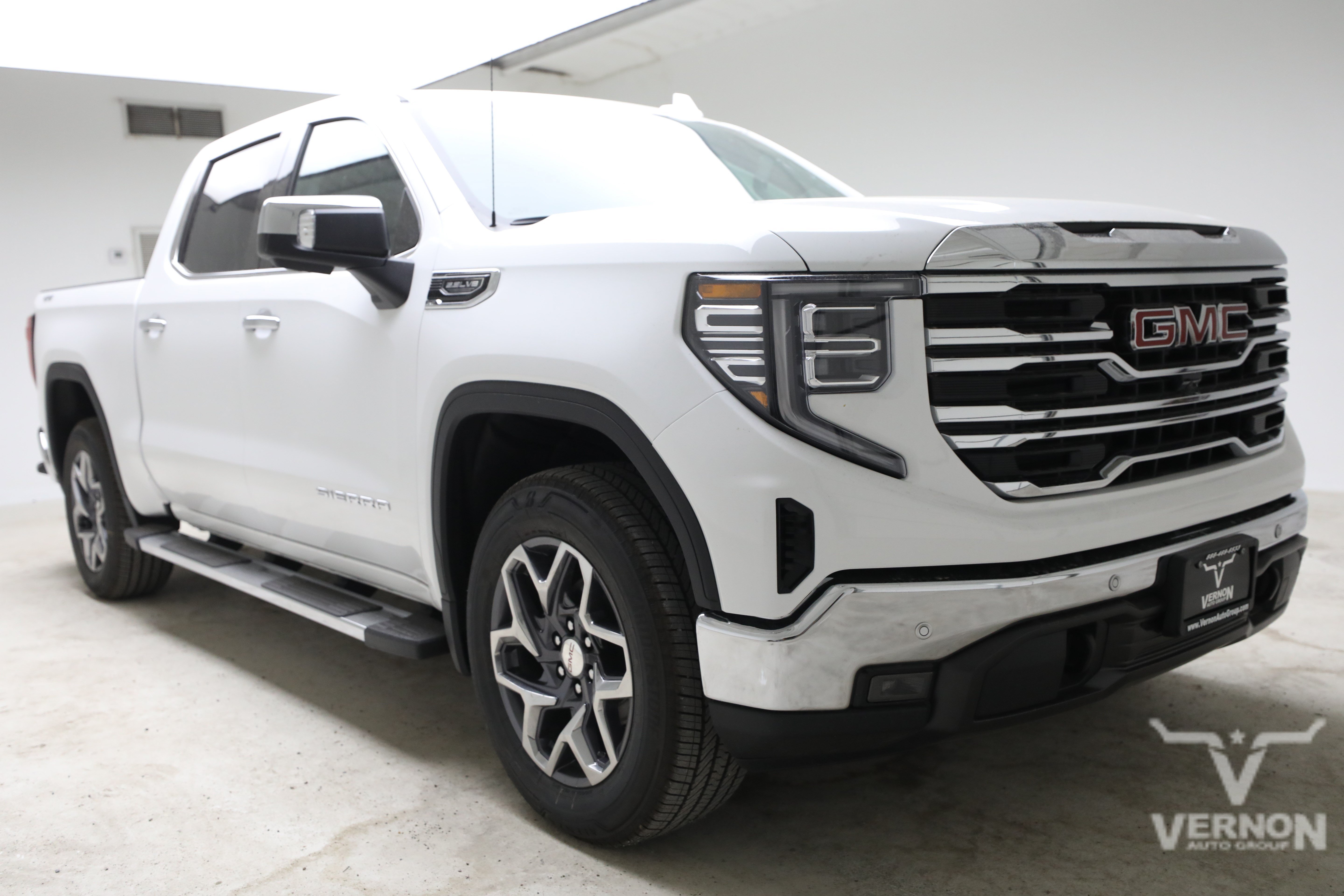 New 2026 Summit White GMC N image 7