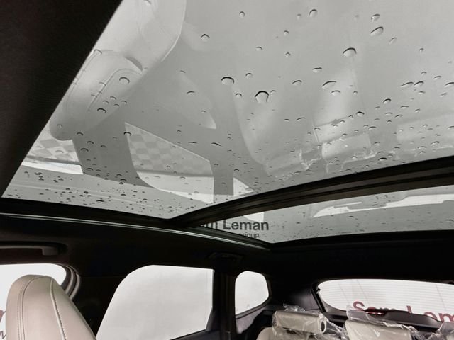 New 2026 White Metallic BMW xDrive28i image 22