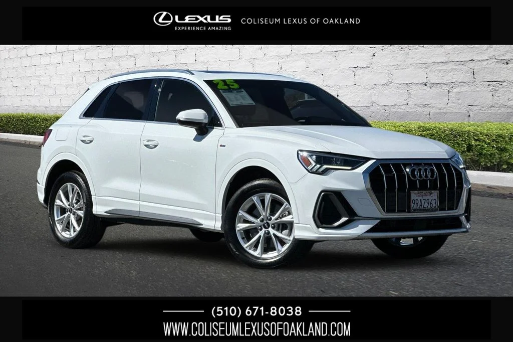 2025 Audi Q3 45 TFSI S Line Premium quattro's photo
