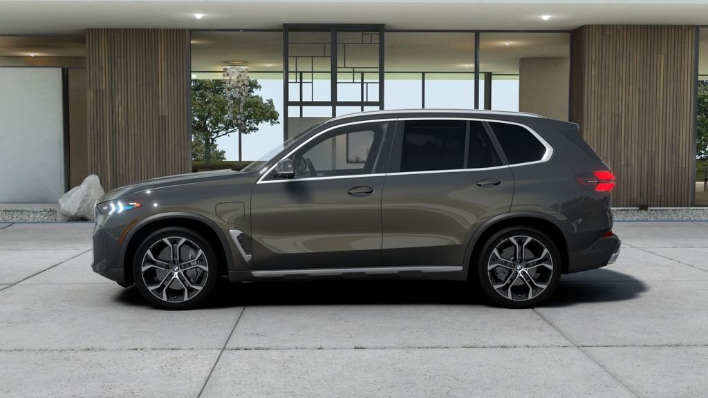 New 2026 Dravit Grey Metallic BMW xDrive50e image 28