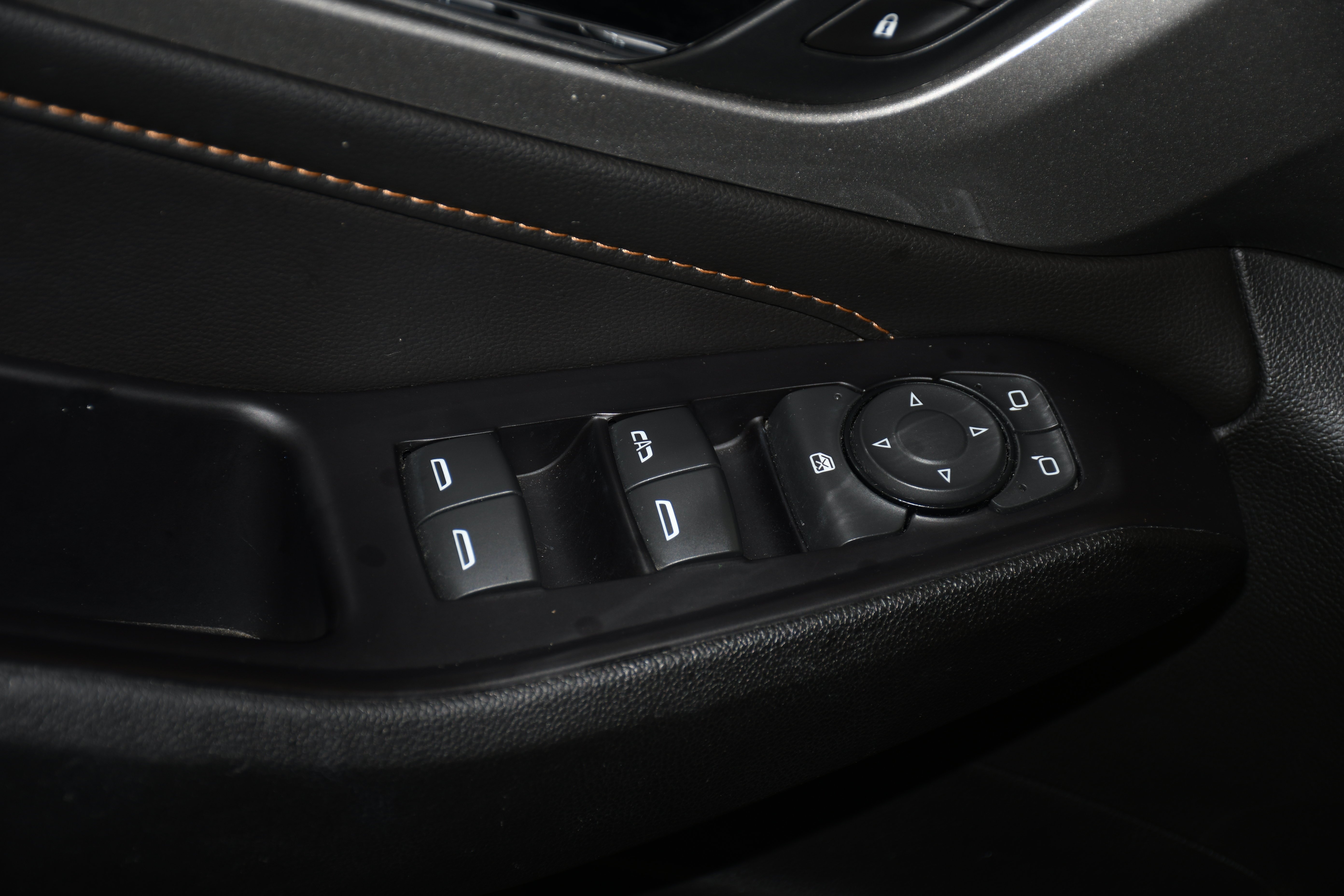 Used 2020 Gray Chevrolet LT image 9