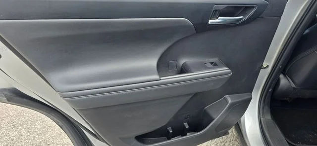 Used 2022 Silver Toyota XLE image 29